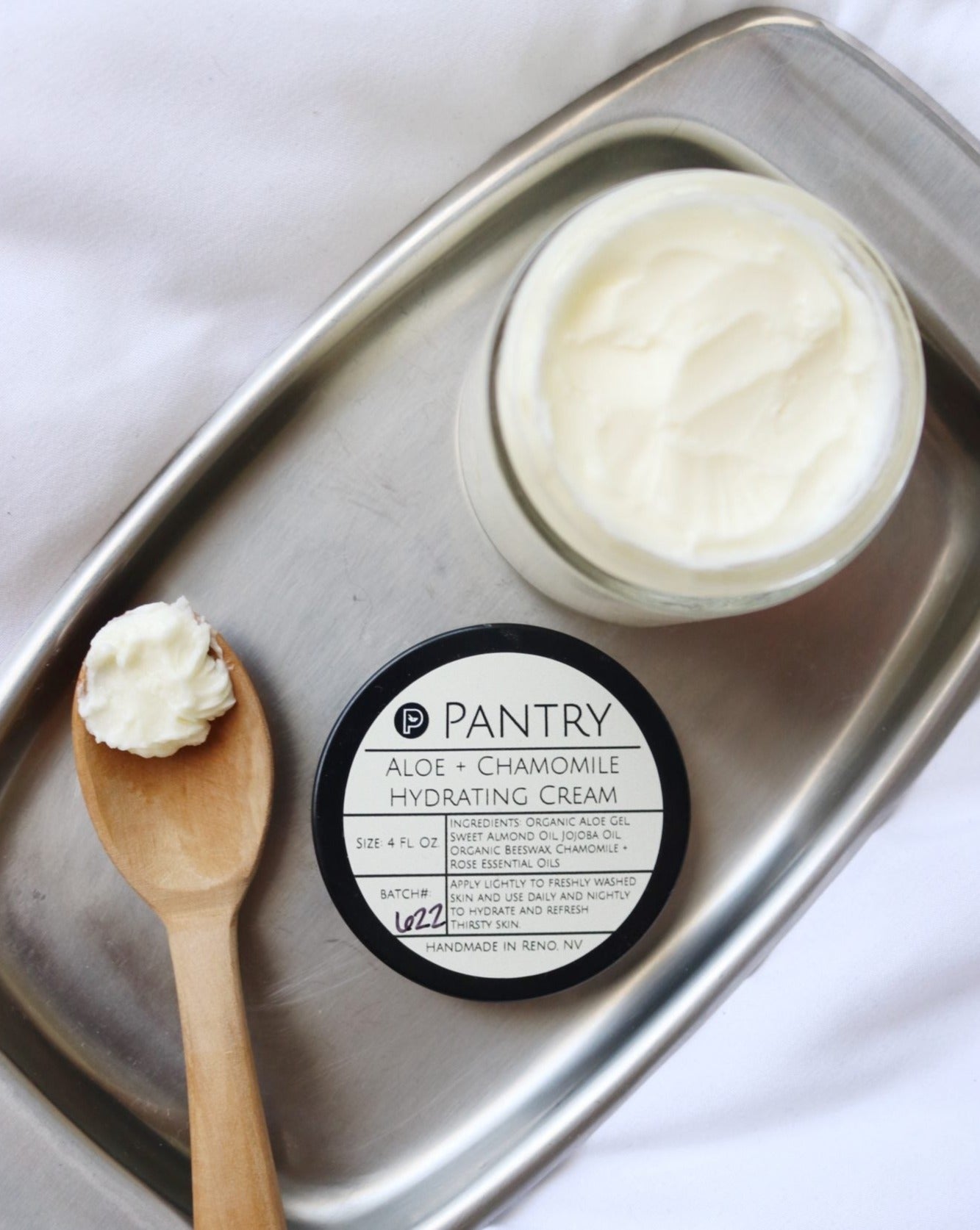 フェイスクリーム Aloe + Chamomile Hydrating Cream - 2 oz.